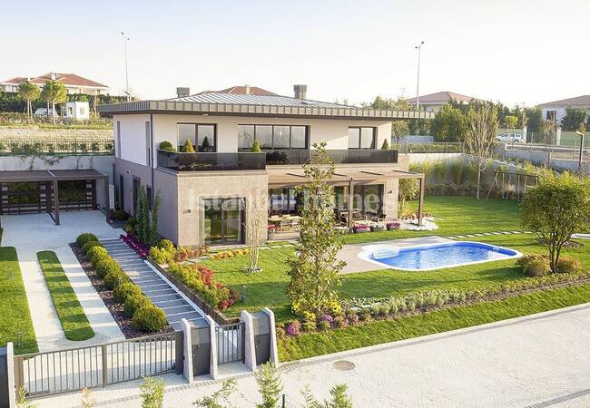 Villas Familliales Piscine Privée À Buyukcekmece 3