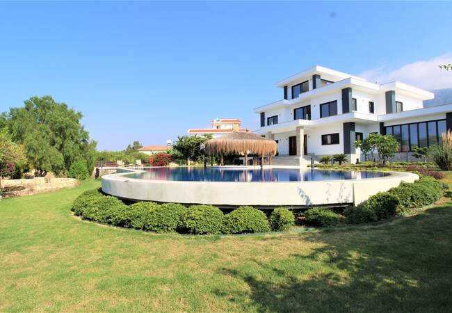 Villa Avant-gardiste Vue Sur Mer À Girne Chypre Du Nord