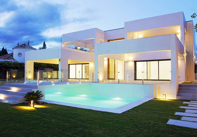 Marbella, Costa Del Sol'da Muhteşem Deniz Manzaralı Satılık Villalar 1