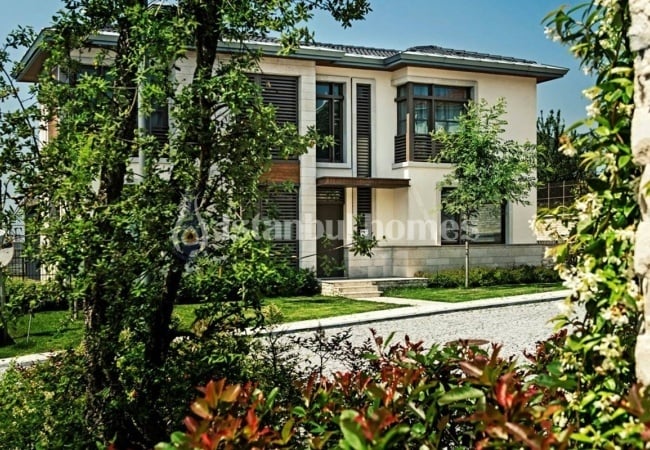 Prestigious Detached Villas in the Best Location of Istanbul 3