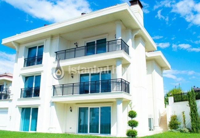 Specially Decorated Buyukcekmece Villas Overlooking Buyukcekmece Lake 10