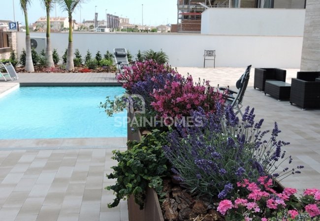 Alicante’de Panoramik Deniz Manzaralı Müstakil Villa 11