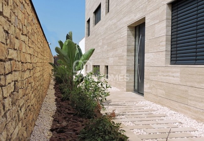 Alicante’de Panoramik Deniz Manzaralı Müstakil Villa 15