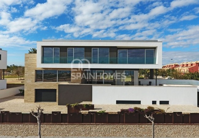 Alicante’de Panoramik Deniz Manzaralı Müstakil Villa 4