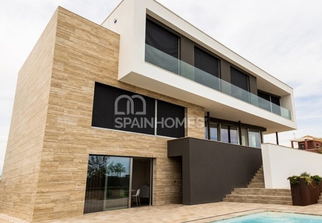 Alicante’de Panoramik Deniz Manzaralı Müstakil Villa 7