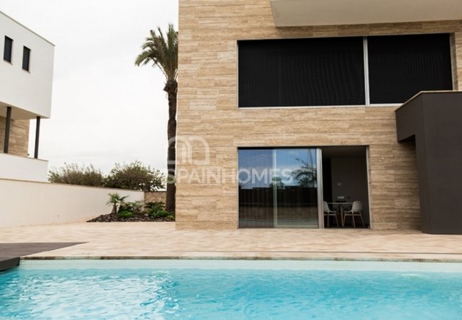 Alicante’de Panoramik Deniz Manzaralı Müstakil Villa 8