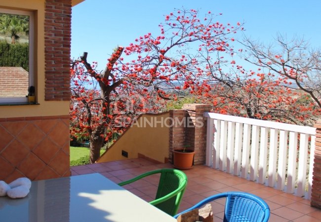 Benalmádena'da Panoramik Deniz Manzaralı Villa 15