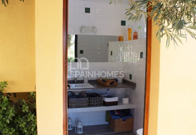 Benalmádena'da Panoramik Deniz Manzaralı Villa 16