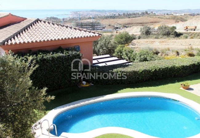 Benalmádena'da Panoramik Deniz Manzaralı Villa 5