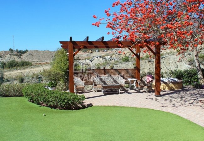 Benalmádena'da Panoramik Deniz Manzaralı Villa 7