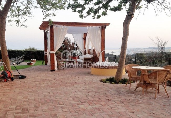 Benalmádena'da Panoramik Deniz Manzaralı Villa 9