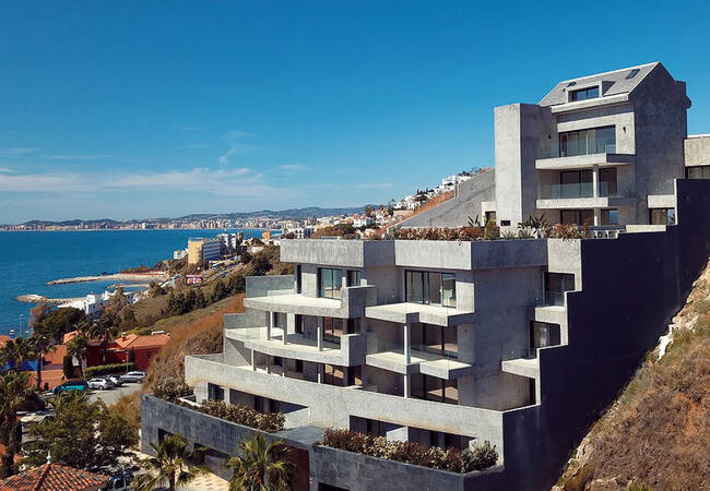 Well-located Properties with Sea View in Benalmadena 1