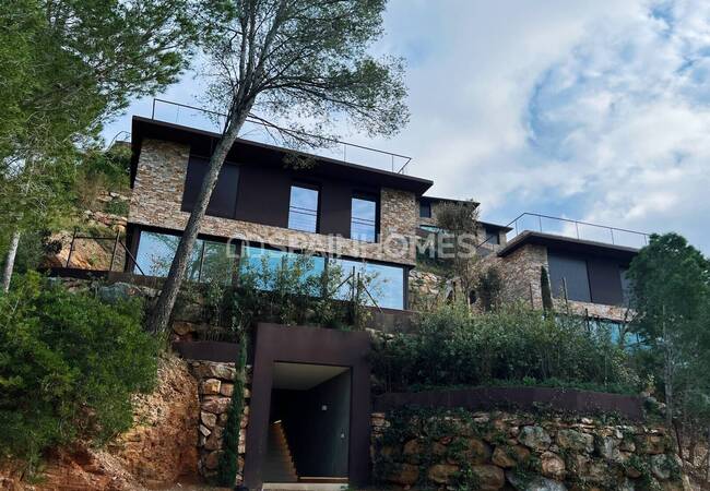 Sea-view Houses with Near the Beach in Begur Girona 4