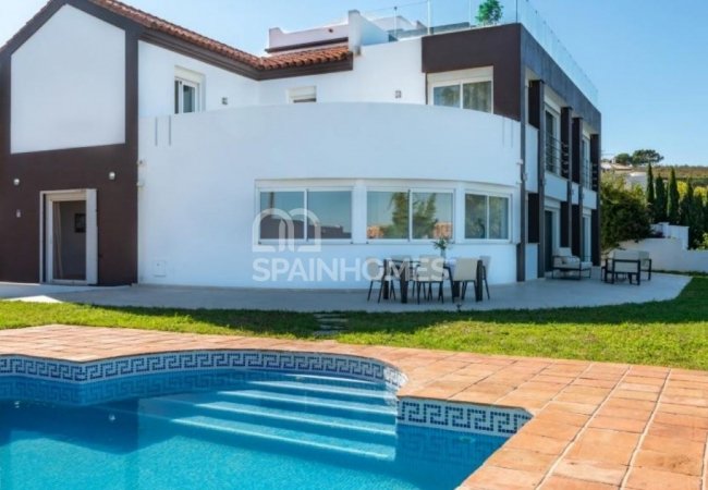 Exclusive Villa with High Quality Finishes in Costa Del Sol