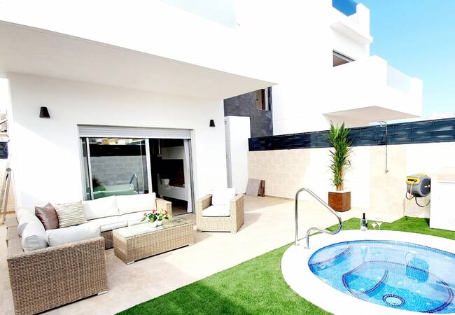 Affordably Priced Bungalow Apartments in Quesada, Alicante 1