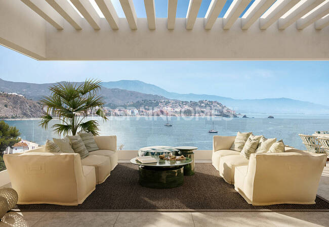 Elegantes Casas Frente Al Mar Con Piscinas En Granada Almuñécar