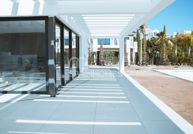 Benahavis'te Çağdaş Tasarımlı Prestijli Villa 14