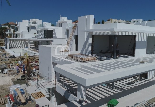 Benahavis'te Çağdaş Tasarımlı Prestijli Villa 20