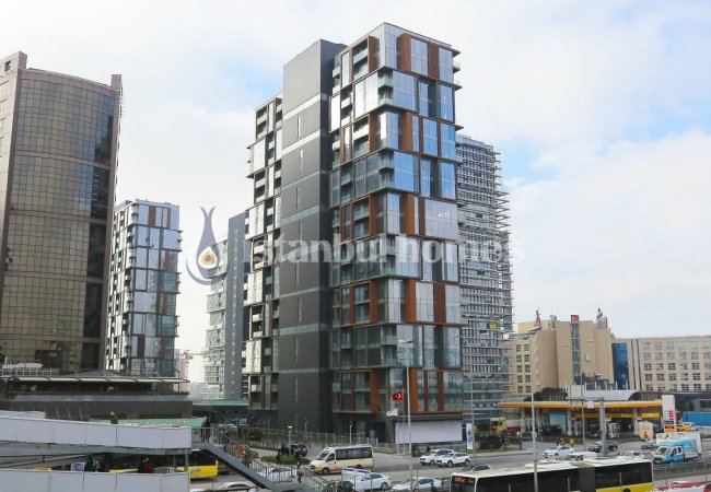 املاک تجاری نزدیک به بزرگراه ای-5 در باکیرکوی 1