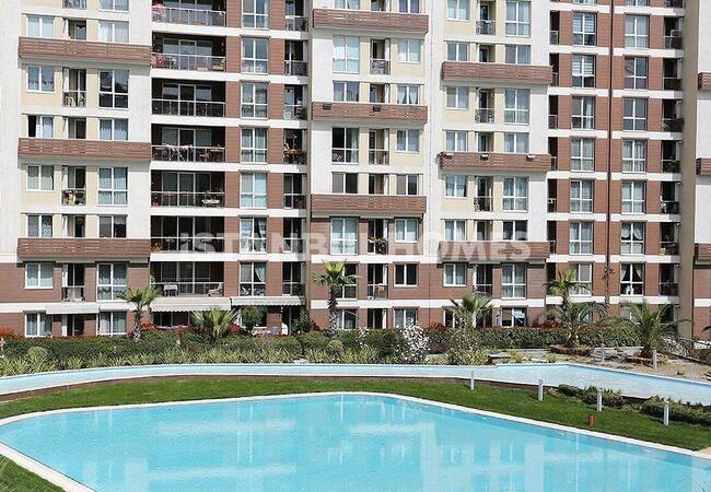 Esenyurt'ta Mükemmel Peyzajlı Lüks Sitede Satılık Daireler 9