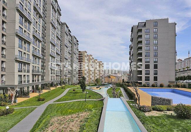 Esenyurt'ta Mükemmel Peyzajlı Lüks Sitede Satılık Daireler 2