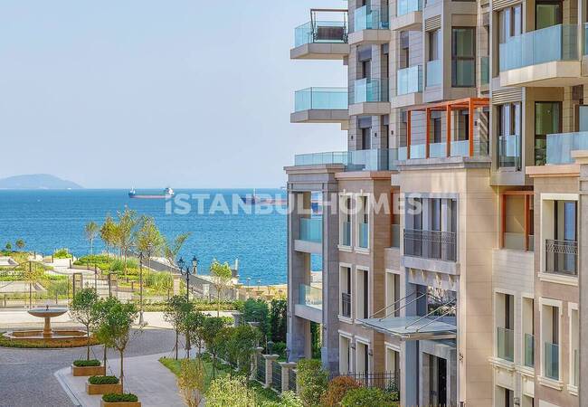 Zeytinburnu'nda Özel Marina ve Deniz Manzaralı Daireler 3