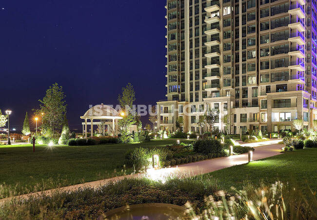 Zeytinburnu'nda Özel Marina ve Deniz Manzaralı Daireler 6