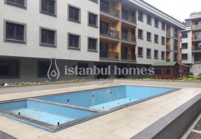 ملک نوساز با چشم انداز دریا در استانبول، بیلیکدوزو 12