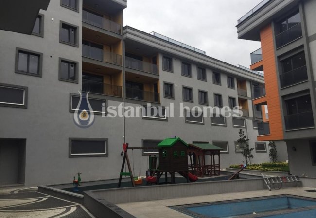 ملک نوساز با چشم انداز دریا در استانبول، بیلیکدوزو 4