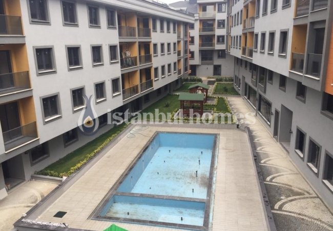 ملک نوساز با چشم انداز دریا در استانبول، بیلیکدوزو 1