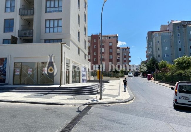 Boutique Shops with Ready Tenant in Basaksehir İstanbul 3