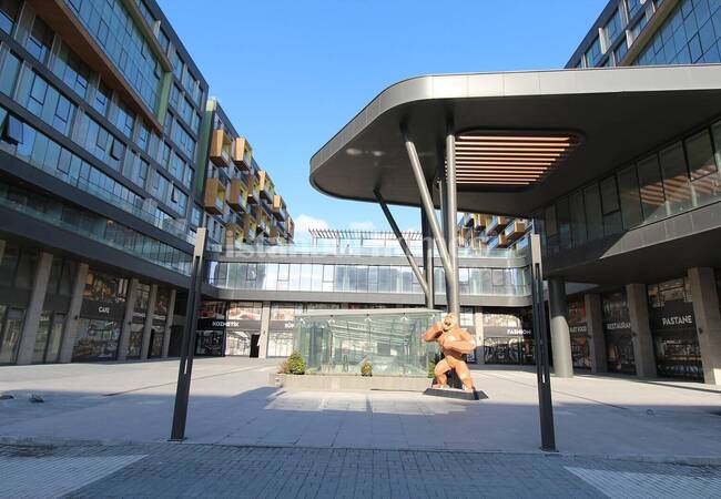 Immobiliers Commerciaux Sur Un Boulevard Fréquenté À Istanbul 3