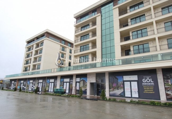 Advantageous Commercial Real Estate on a Shopping Street in Esenyurt 1