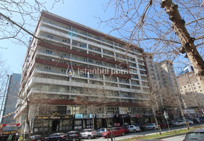 Immobilier Commercial À Istanbul À Côté De L'autoroute E-5 2