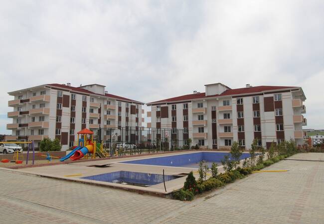 Investment Flats in a Secured Complex with Pool in Silivri