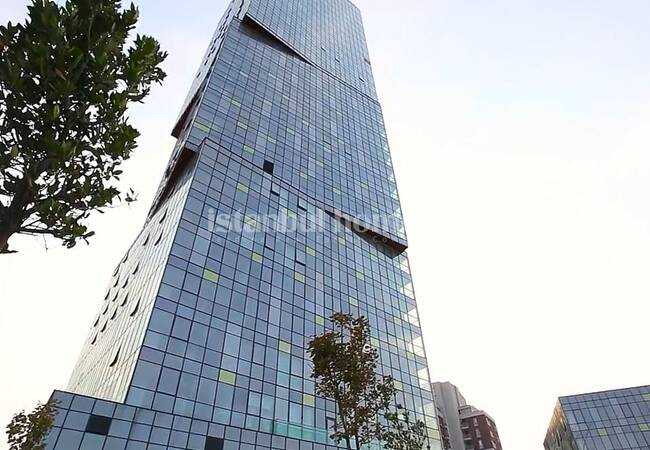 آپارتمان های واقع در یک مجتمع با استخر مشترک در کارتال 3