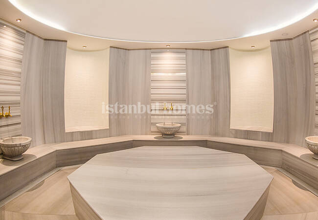 آپارتمان های واقع در یک مجتمع با استخر مشترک در کارتال 6