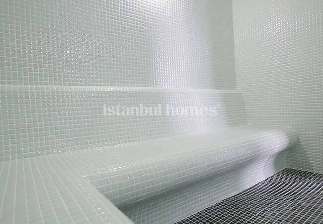 آپارتمان های واقع در یک مجتمع با استخر مشترک در کارتال 7