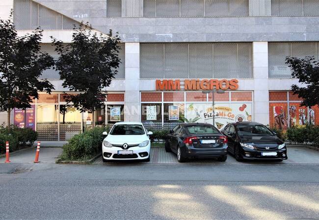 卡迪科伊(kadikoy )·菲克特佩(fikirtepe) 综合体中的投资商店 2
