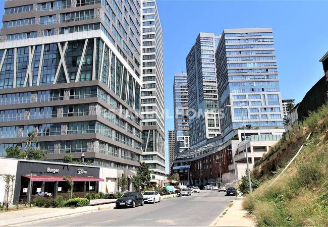 Investment Shops in a Complex in Kadikoy Fikirtepe