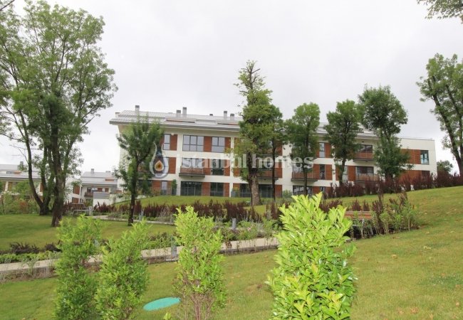 Zekeriyaköy'de Site İçinde Zengin Olanaklı Lüks Daireler 1