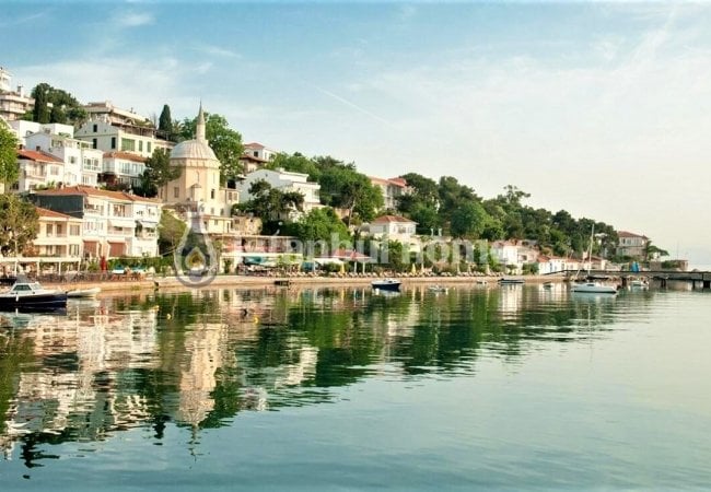 Well-designed Sea View Apartment for Sale in Istanbul Adalar 2