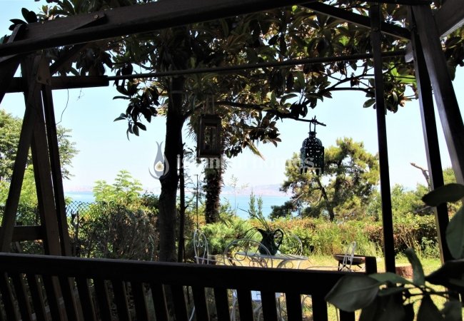 Well-designed Sea View Apartment for Sale in Istanbul Adalar 20