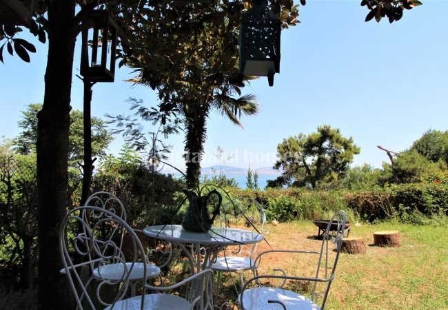 Well-designed Sea View Apartment for Sale in Istanbul Adalar 21