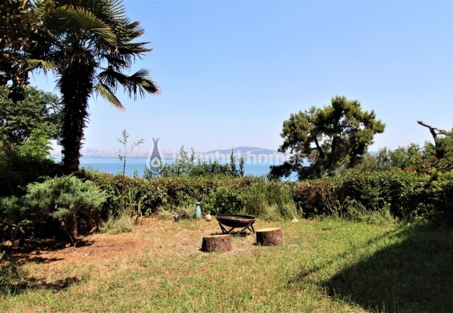 Well-designed Sea View Apartment for Sale in Istanbul Adalar 22