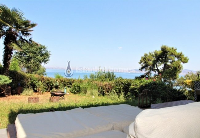 Well-designed Sea View Apartment for Sale in Istanbul Adalar 24