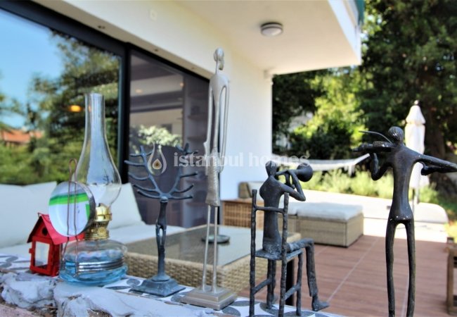 Well-designed Sea View Apartment for Sale in Istanbul Adalar 25