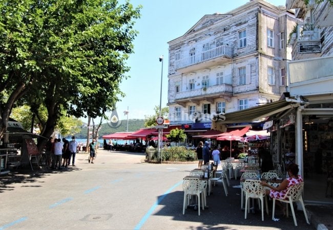 Well-designed Sea View Apartment for Sale in Istanbul Adalar 11