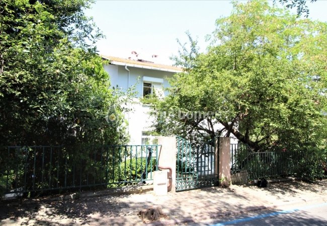 Well-designed Sea View Apartment for Sale in Istanbul Adalar 15