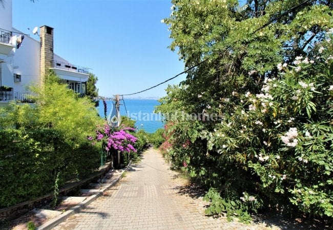 Well-designed Sea View Apartment for Sale in Istanbul Adalar 14